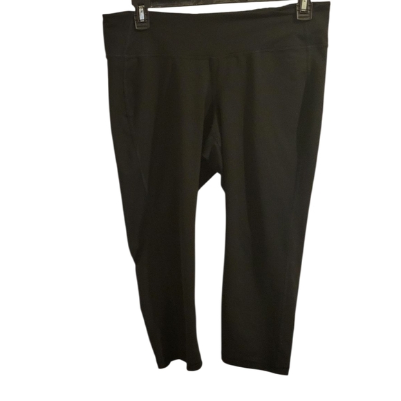 Old Navy Active Sport Women's Copped Leggings Size XL - Picture 1 of 3